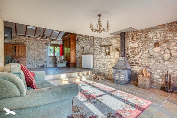 Maison à vendre 192 240 € Fonroque 8 p 260 m² DPE E