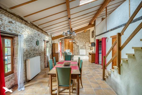 Maison à vendre 192 240 € Fonroque 8 p 260 m² DPE E