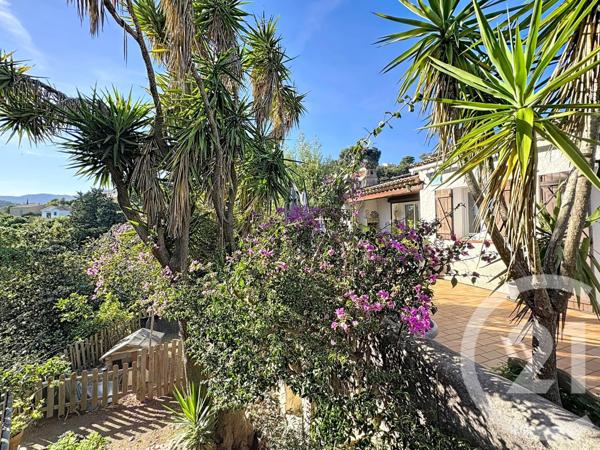 Maison à vendre  4 pièces - 156 m2 LA CROIX VALMER - 83