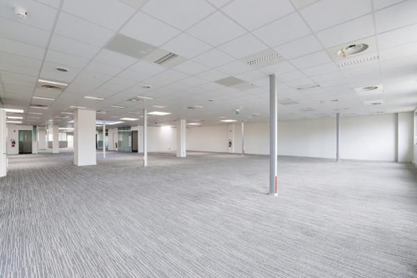 Bureaux à louer à Cergy dans parc sécurisé avec stationnement extérieur