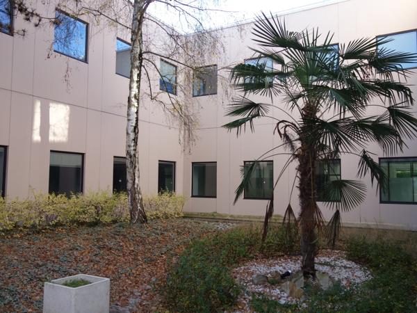 Bureaux à louer à Cergy dans parc sécurisé avec stationnement extérieur