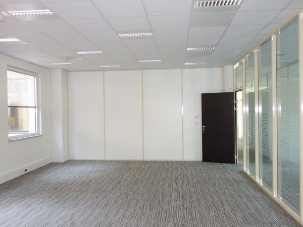 Bureaux à louer à Cergy dans parc sécurisé avec stationnement extérieur
