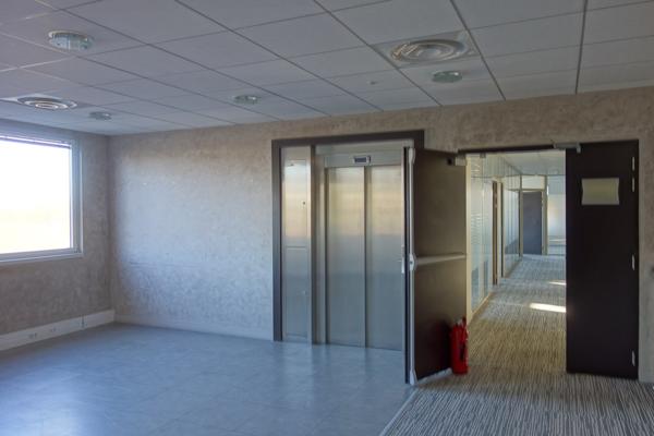 Bureaux à louer à Cergy dans parc sécurisé avec stationnement extérieur
