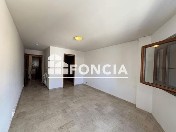 Location Studio 34.7 m² - 13 AVENUE GAMBETTA Hyeres 83400