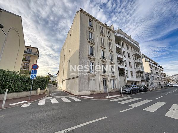 ISSY LES MOULINEAUX - QUARTIER SAINT ETIENNE - Appartement 2 pièces de 38,86 m² au dernier étage avec vue dégagée