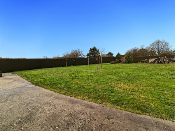 Maison 97.49 m2 + sous-sol 104 m²