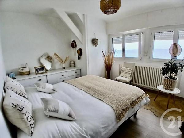 Maison à vendre  7 pièces - 155 m 2   DONVILLE LES BAINS  - 50
