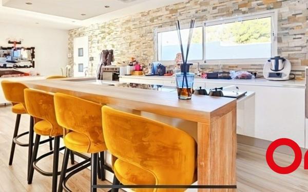 Maison à vendre    4 pièces • 154 m2 Septèmes-les-Vallons