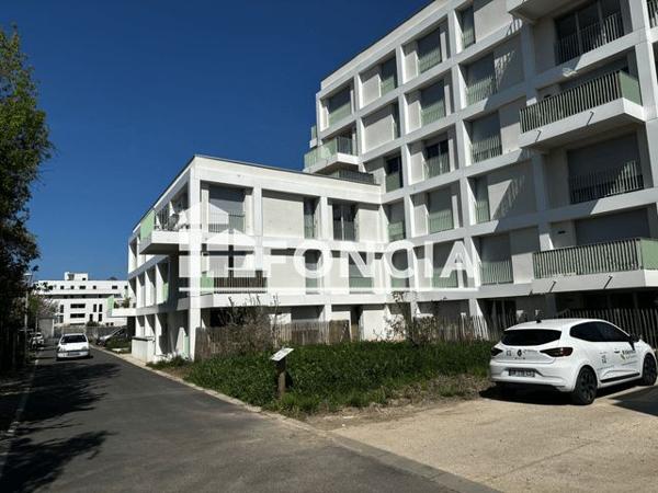 Location Studio 33.3 m² - 12 RUE DU PERE GORIOT Tours 37100