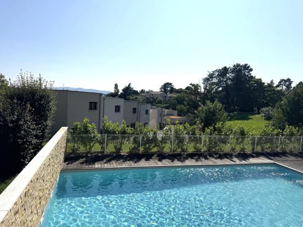 Limonest Appartement T2 dans résidence avec piscine