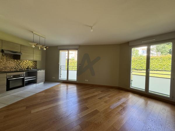Limonest Appartement T2 dans résidence avec piscine
