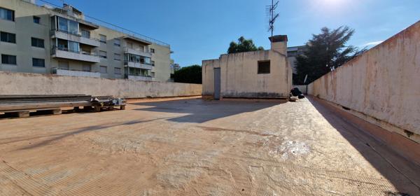 Toit terrasse Saint-laurent-du-var 3 pièce(s) 140 m2 à construire