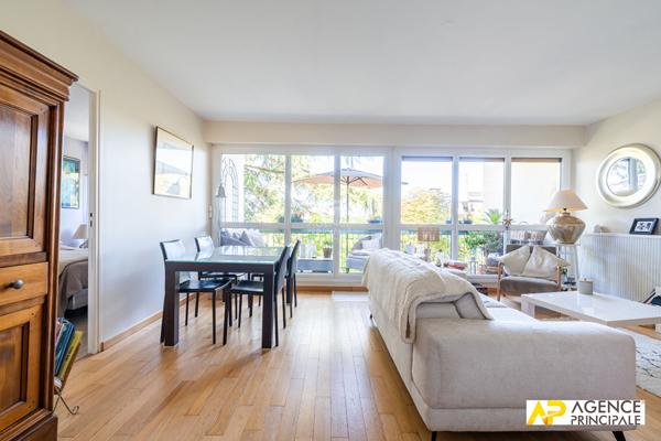 Appartement Le Mesnil Le Roi 4 pièce(s) 86.85 m2 399 500 € **  - Référence  4758