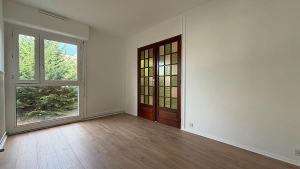 Appartement rénové 2 pièces à vendre à Corbeil Essonnes