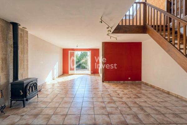 Maison familiale 5 pièces – 128,61 m² habitables (163 m² au sol) – Terrain arboré de 700 m² – Villefontaine