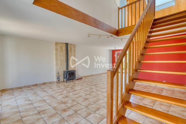 Maison familiale 5 pièces – 128,61 m² habitables (163 m² au sol) – Terrain arboré de 700 m² – Villefontaine