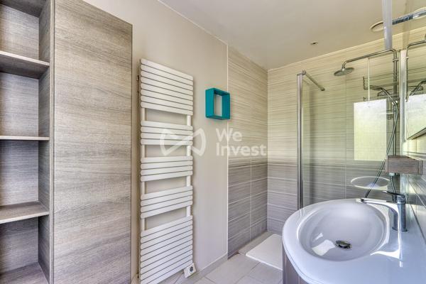 Maison familiale 5 pièces – 128,61 m² habitables (163 m² au sol) – Terrain arboré de 700 m² – Villefontaine