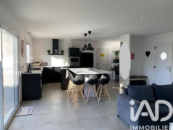 Maison à vendre 4 pièces 95 m² Champagné-les-Marais