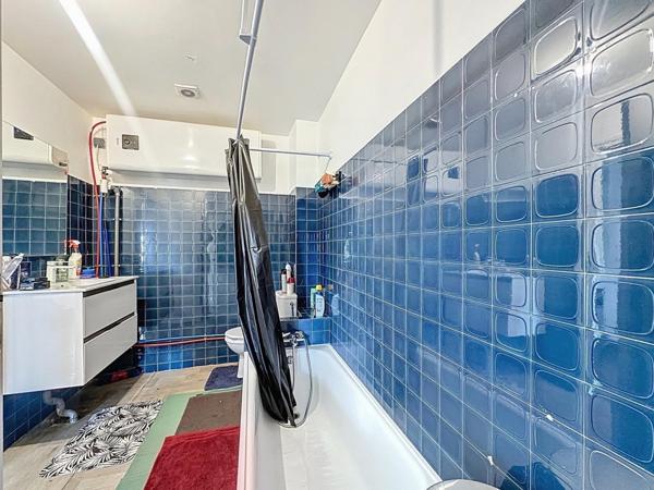 Spacieux 2 pièces avec potentiel 3 pièces – À 5 min de la gare de Villeneuve-le-Roi