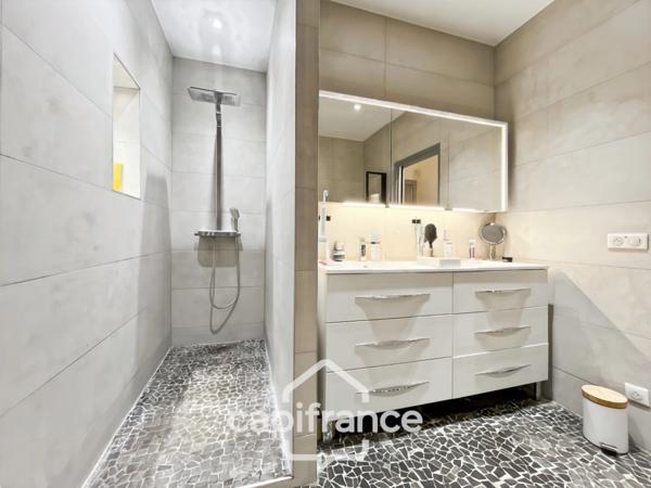 A vendre, appartement, esprit Loft, 164 m2, 5 pièces NOGENT SUR MARNE (94), avec Cour intérieure et box 1 voiture