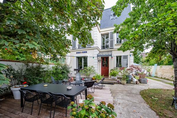 Maison Houilles 7 pièce(s) 135 m² 1 096 950 € **  - Référence  928