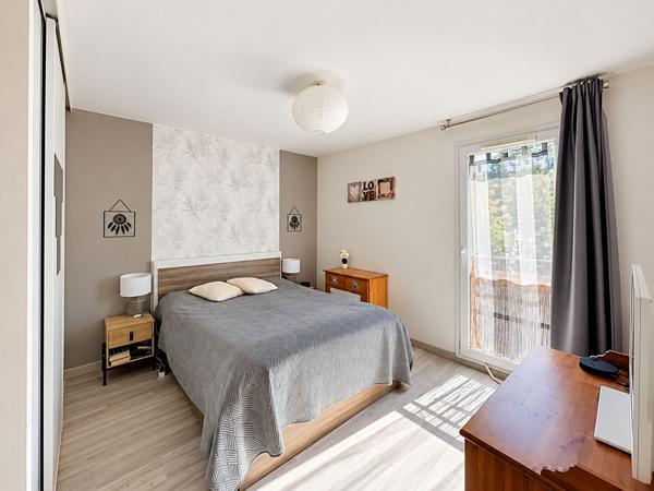 Coup de coeur ! Appartement situé à Villenoy, à 5 minutes à pieds de la gare de Meaux, 3 pièces, balcon sans vis à vis et au calme et une place de stationnement
