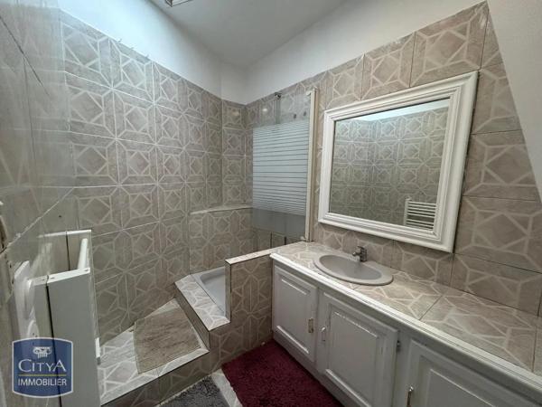 Appartement à louer 4 pièces 87m² Saint-Quentin (02100)
