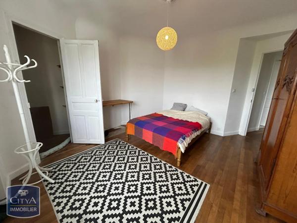 Appartement à louer 4 pièces 87m² Saint-Quentin (02100)