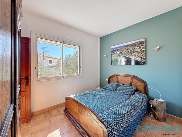 BALARUC LES BAINS : Sur une parcelle de 1089m², Villa 111m², T4 indépendant, garage, piscine