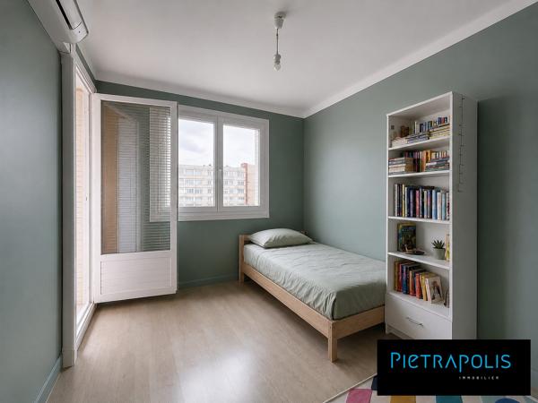 Berges du Rhône – T4/5 avec balcon et stationnement