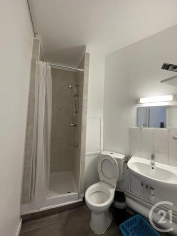 Immeuble à vendre  200 m 2   HELLEMMES LILLE  - 59
