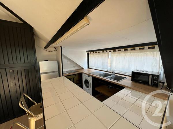 Immeuble à vendre  200 m 2   HELLEMMES LILLE  - 59