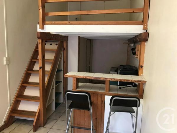 Immeuble à vendre  200 m 2   HELLEMMES LILLE  - 59