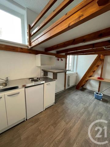 Immeuble à vendre  200 m 2   HELLEMMES LILLE  - 59