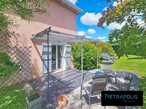 Irigny – Élégante maison de 155 m2 - Garage - Terrain paysager de 1 277 m² avec piscine