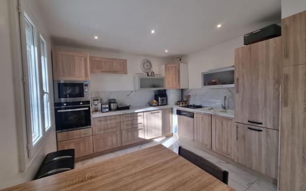 Maison à vendre    5 pièces •  Montfavet - Avignon