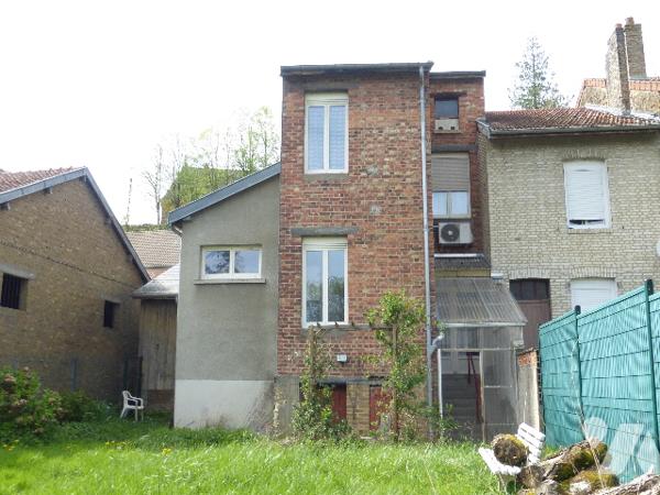 Maison de 5 pièces principales située à GRANDPRE, avec garage et terrain de 631 m².