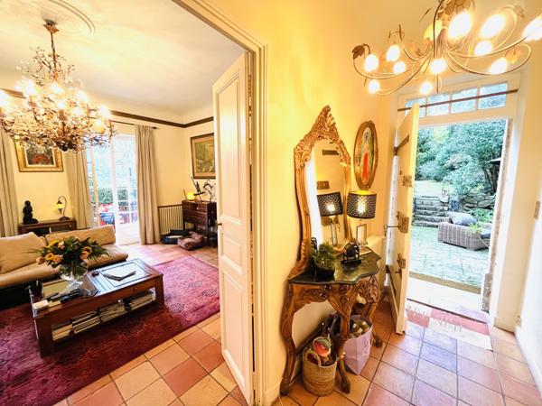 Aix-en-Provence (13100) Bastide historique du XIX avec maison d’amis, piscine & parc de 1,3 ha – Vue exceptionnelle sur Sainte Victoir