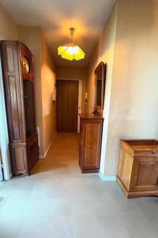 Appartement de 4 pièces avec Asc + Loggias + Box + Cave!!!