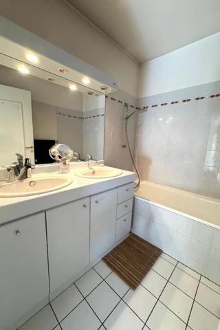 Appartement de 4 pièces avec Asc + Loggias + Box + Cave!!!