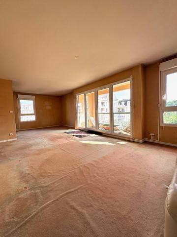 Appartement de 4 pièces avec Asc + Loggias + Box + Cave!!!