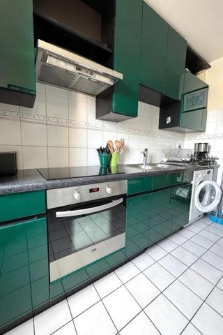 Appartement de 4 pièces avec Asc + Loggias + Box + Cave!!!