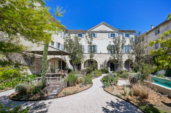Vente Hôtel particulier Saint-Rémy-de-Provence 22 Pièces 1167 m²