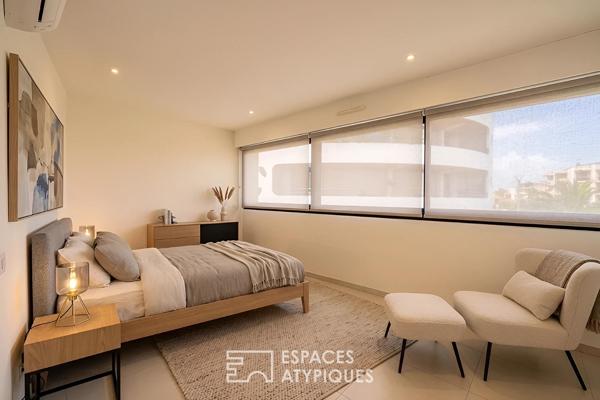 Villa-appartement contemporaine en bord de canal
