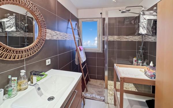 Appartement à vendre    4 pièces • 72,76 m2 Le Lavandou