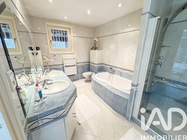 Maison à vendre 7 pièces 240 m² Sainte-Sigolène