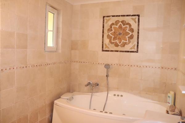 Vente Maison provençale de luxe Salernes 10 Pièces 236.58 m²