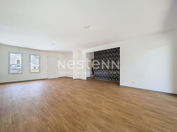 Maison neuve de plain pied à vendre Vayrac : DPE A, conso 50 € par mois, 3 chambres, sous décennale, garage électrique, panneaux solaires, pompe à chaleur, climatisation, matériaux haut de gamme.