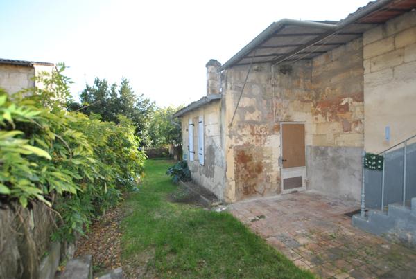 Maison de ville avec terrain. Budget 185 000€