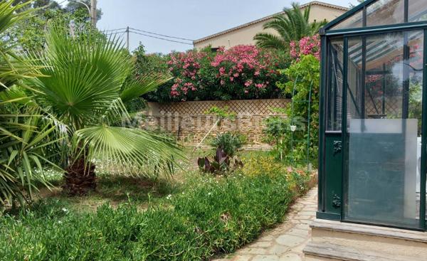 Ensemble de biens immobiliers: Maison + T2 + Dépendance